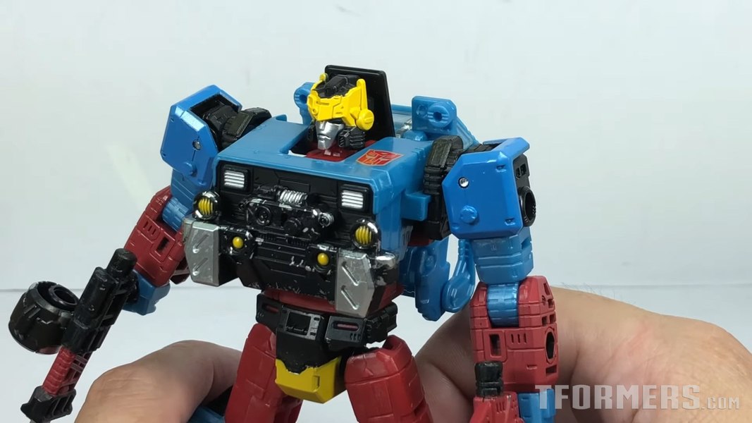 Transformers Generations Selects Hot Shot Video Review And Images 04 (4 of 7)